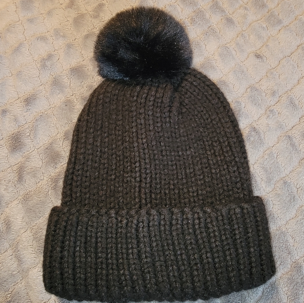 Steve Madden Black Knit Beanie with Pom Pom